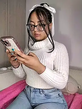 Snapshot of amycute_ chatting on July 5, 11:34 pm amycute online show from July 5, 11:34 pm