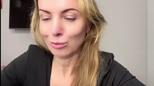 RachellAmazing online show from February 9, 10:21 pm