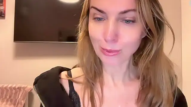 RachellAmazing online show from February 13, 5:11 pm