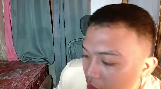 Snapshot of xsweetasian69x chatting on December 3, 4:39 pm xsweetasian69x online show from December 3, 4:39 pm