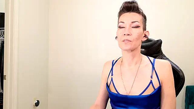 EveEnigma online show from February 6, 6:02 pm