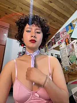 Snapshot of bellaa-w chatting on February 12, 12:44 pm bellaa-w online show from February 12, 12:44 pm