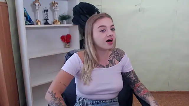 CrazyGloria online show from September 21, 5:31 am