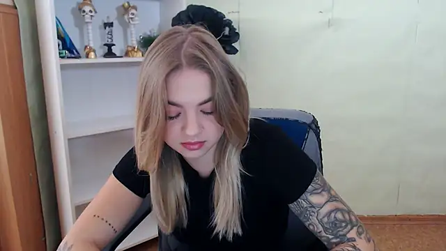 CrazyGloria online show from September 25, 5:55 am