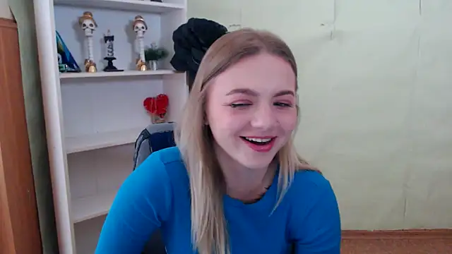 CrazyGloria online show from October 3, 5:48 am