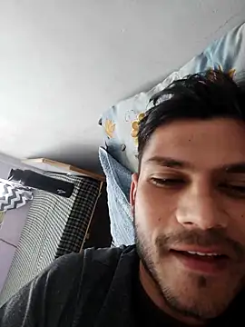 Snapshot of alex78265 chatting on September 28, 5:35 am alex78265 online show from September 28, 5:35 am