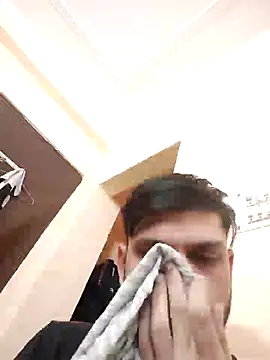 Snapshot of alex78265 chatting on October 3, 5:15 am alex78265 online show from October 3, 5:15 am