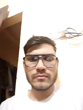 Snapshot of alex78265 chatting on October 3, 5:43 pm alex78265 online show from October 3, 5:43 pm