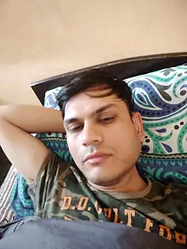 Snapshot of alex78265 chatting on October 7, 5:04 am alex78265 online show from October 7, 5:04 am