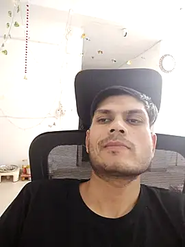 Snapshot of alex78265 chatting on October 13, 5:02 pm alex78265 online show from October 13, 5:02 pm