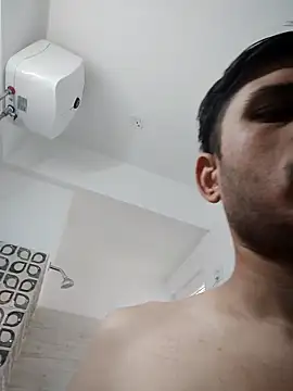 Snapshot of alex78265 chatting on October 15, 7:08 am alex78265 online show from October 15, 7:08 am