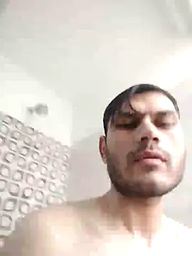 Snapshot of alex78265 chatting on October 20, 4:57 am alex78265 online show from October 20, 4:57 am