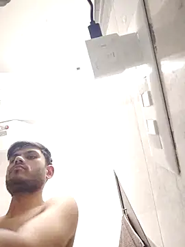 Snapshot of alex78265 chatting on October 21, 10:27 am alex78265 online show from October 21, 10:27 am