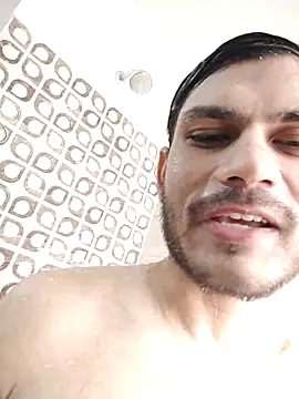 Snapshot of alex78265 chatting on October 22, 6:13 am alex78265 online show from October 22, 6:13 am