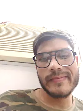 Snapshot of alex78265 chatting on October 27, 6:01 pm alex78265 online show from October 27, 6:01 pm