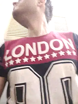 Snapshot of alex78265 chatting on November 10, 6:18 pm alex78265 online show from November 10, 6:18 pm