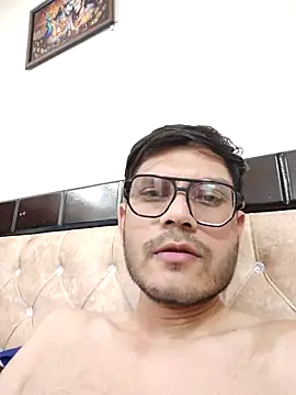 Snapshot of alex78265 chatting on November 13, 3:55 pm alex78265 online show from November 13, 3:55 pm