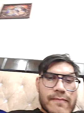 Snapshot of alex78265 chatting on November 14, 12:04 pm alex78265 online show from November 14, 12:04 pm