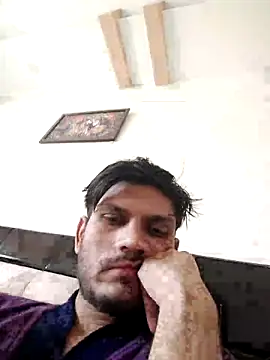 Snapshot of alex78265 chatting on November 19, 8:25 am alex78265 online show from November 19, 8:25 am