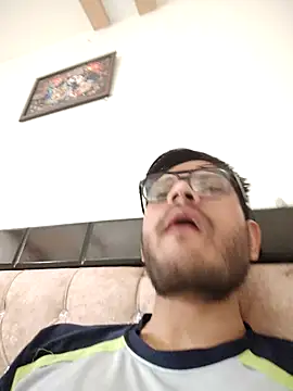 Snapshot of alex78265 chatting on November 23, 11:10 am alex78265 online show from November 23, 11:10 am