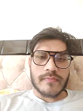 Snapshot of alex78265 chatting on November 29, 7:33 am alex78265 online show from November 29, 7:33 am