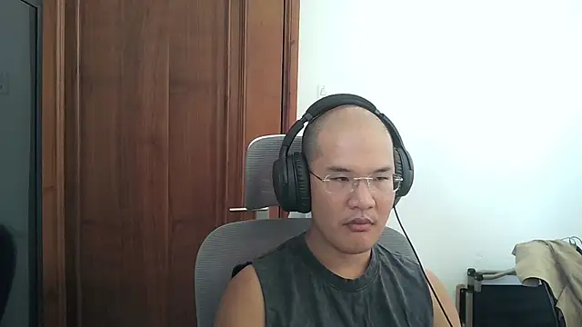 Snapshot of luckyjackie25 chatting on June 2, 1:51 am luckyjackie25 online show from June 2, 1:51 am