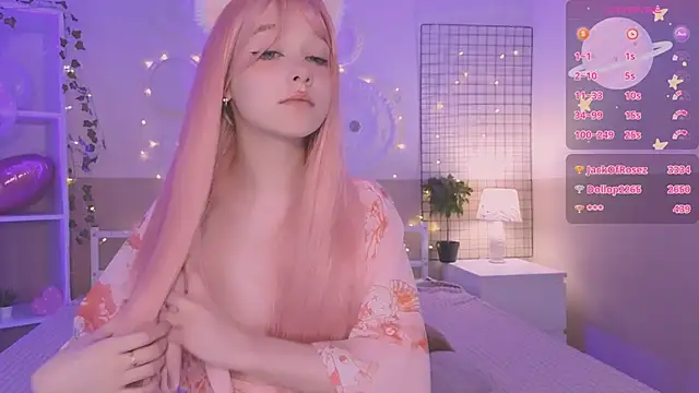 Snapshot of IrmaBell chatting on December 13, 2:43 am IrmaBell online show from December 13, 2:43 am