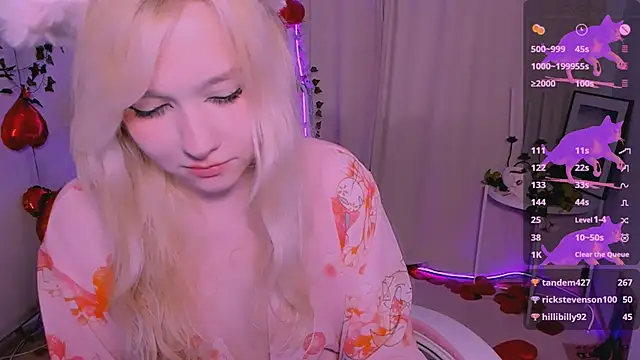 Snapshot of IrmaBell chatting on February 13, 8:38 am IrmaBell online show from February 13, 8:38 am