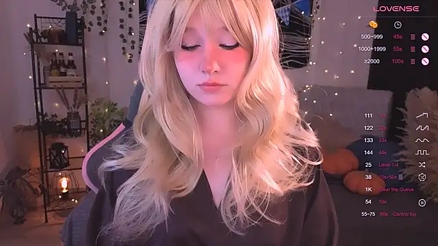 Snapshot of IrmaBell chatting on October 16, 10:44 pm IrmaBell online show from October 16, 10:44 pm