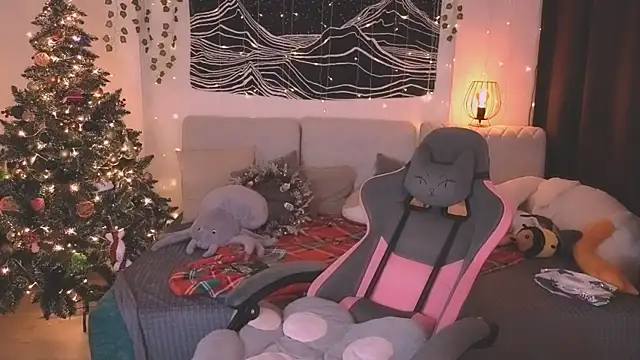 Snapshot of IrmaBell chatting on January 13, 11:43 pm IrmaBell online show from January 13, 11:43 pm