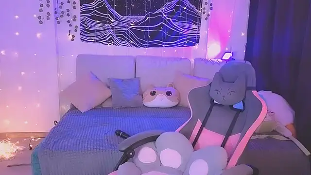 Snapshot of IrmaBell chatting on February 8, 7:28 pm IrmaBell online show from February 8, 7:28 pm