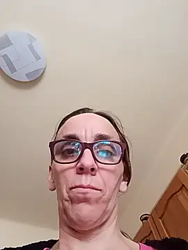 Dettybitch40 online show from October 20, 8:48 am