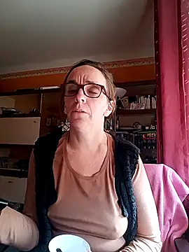 Dettybitch40 online show from October 21, 12:39 pm