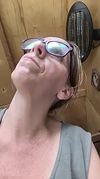 Dettybitch40 online show from July 6, 12:46 pm