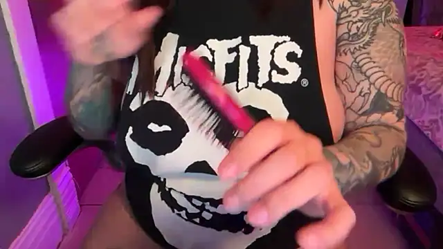 nativepumpkin95 online show from March 8, 6:06 am