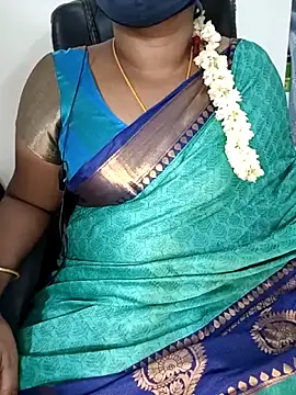 Snapshot of Tamil-hotwife chatting on October 9, 9:57 pm Tamil-hotwife online show from October 9, 9:57 pm