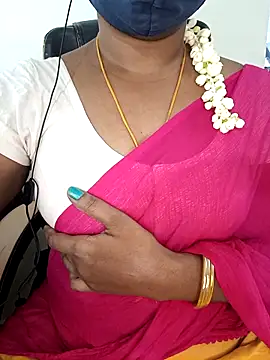 Snapshot of Tamil-hotwife chatting on November 11, 4:34 am Tamil-hotwife online show from November 11, 4:34 am
