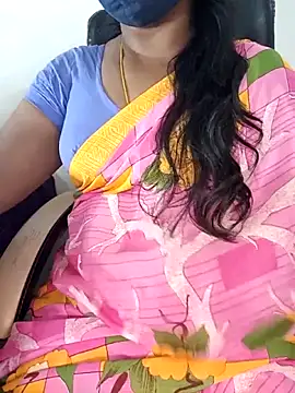 Snapshot of Tamil-hotwife chatting on November 17, 4:29 am Tamil-hotwife online show from November 17, 4:29 am