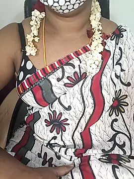 Snapshot of Tamil-hotwife chatting on November 23, 4:51 pm Tamil-hotwife online show from November 23, 4:51 pm