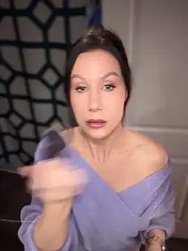 Snapshot of Fiona_Kent_ chatting on December 8, 6:17 pm Fiona Kent online show from December 8, 6:17 pm