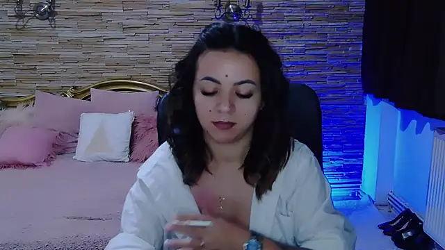 PlayfulElla online show from December 14, 10:24 am