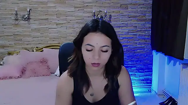 PlayfulElla online show from December 15, 6:40 am