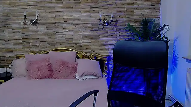 PlayfulElla online show from December 18, 12:18 pm