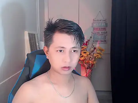 khael moreno online show from November 13, 5:12 pm