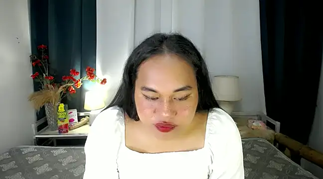 bettina love online show from December 11, 1:17 pm