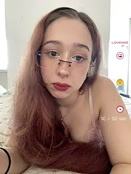 Snapshot of tsuki_chan_on chatting on June 6, 5:50 pm tsuki chan on online show from June 6, 5:50 pm
