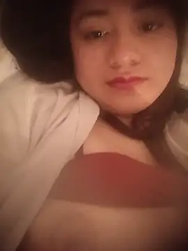 Snapshot of kitty_222 chatting on May 20, 2:18 am kitty 222 online show from May 20, 2:18 am