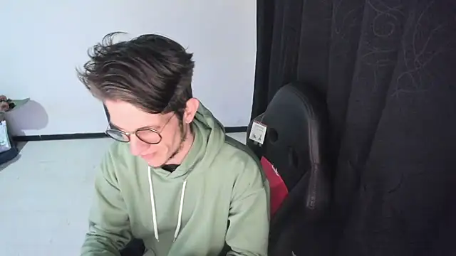 Snapshot of Jeff_Walton@xh chatting on December 3, 6:32 am Jeff Waltonxh online show from December 3, 6:32 am