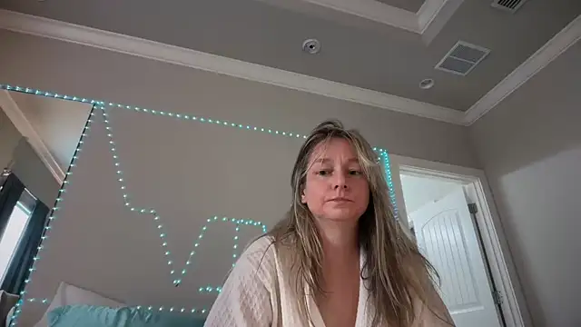 Vivian MayXxX online show from April 2, 7:22 pm