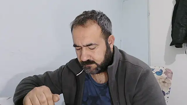 Snapshot of ZYXEL353 chatting on January 18, 8:56 pm ZYXEL353 online show from January 18, 8:56 pm